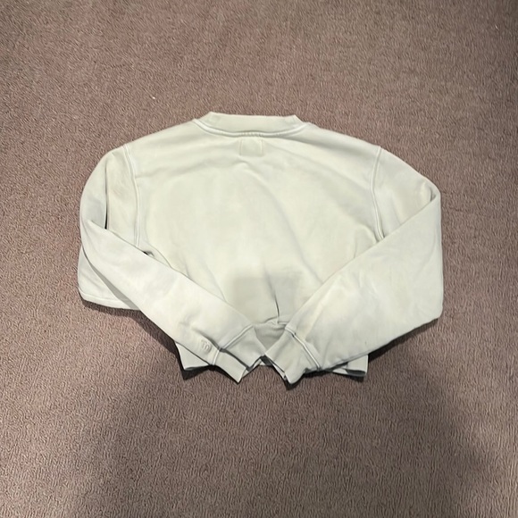 TNA cozy fleece crew neck cropped sweatshirt. Size 2XS. In a Green/ Blue colour. - Picture 3 of 4